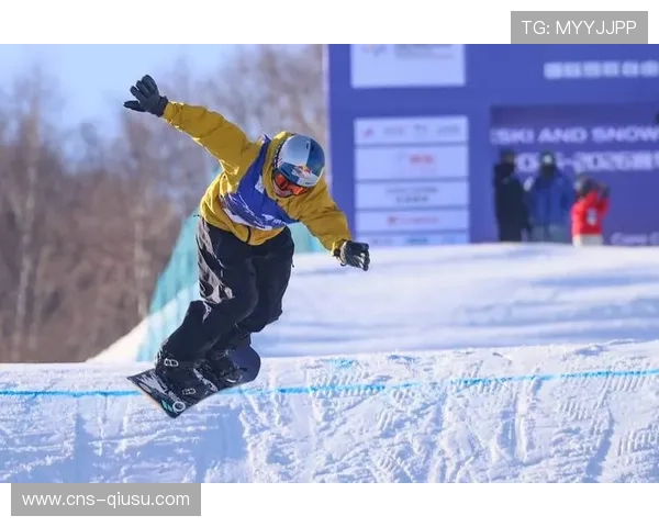 葛春宇与苏翊鸣赛后拥抱，中国滑雪传承瞬间